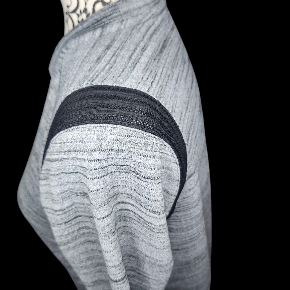 NIKE GOLF Heathered Gray Crew Neck Sweater - Small - Picture 4 of 5